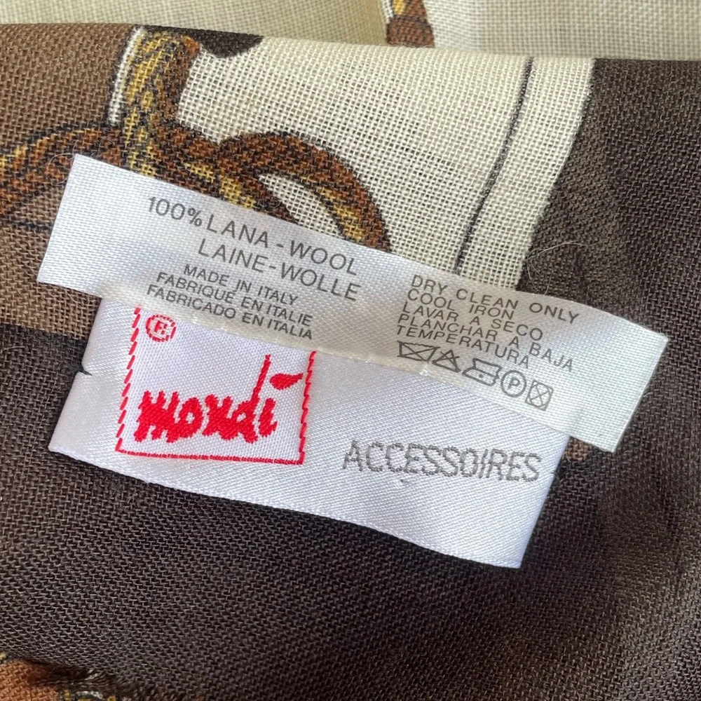 Mondi Chic Black and Cream Scarf